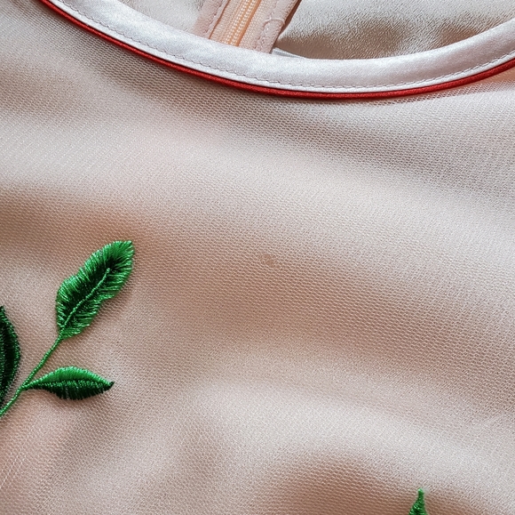 Chicwish embroidered pink mesh floral short dress Medium (fits size small) prom - Picture 16 of 16